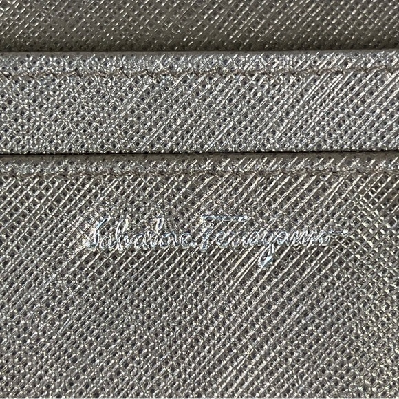 Salvatore Ferragamo Gancini Continental GJ-224633 - Picture 12 of 15